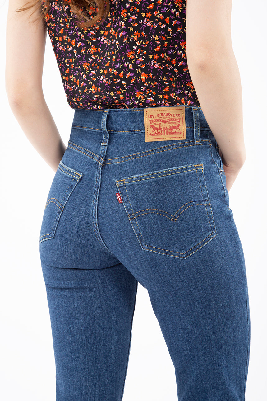 Pantalon jean levis femme sale